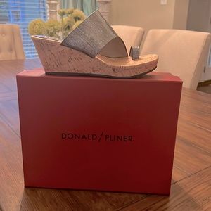 Donald Pliner wedge